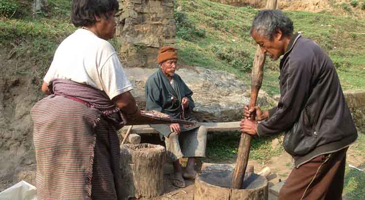 Bhutanese-Villagers-Working-Bhutan