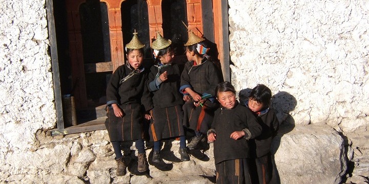 Laya school children